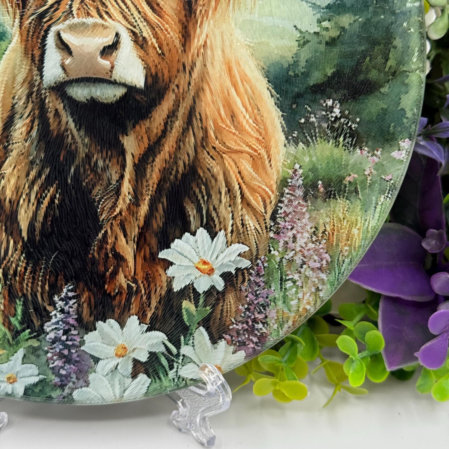 Highland Cow Round Glass Tea Pot Holder - Chopping Board - Worktop Protector - Heat Mat