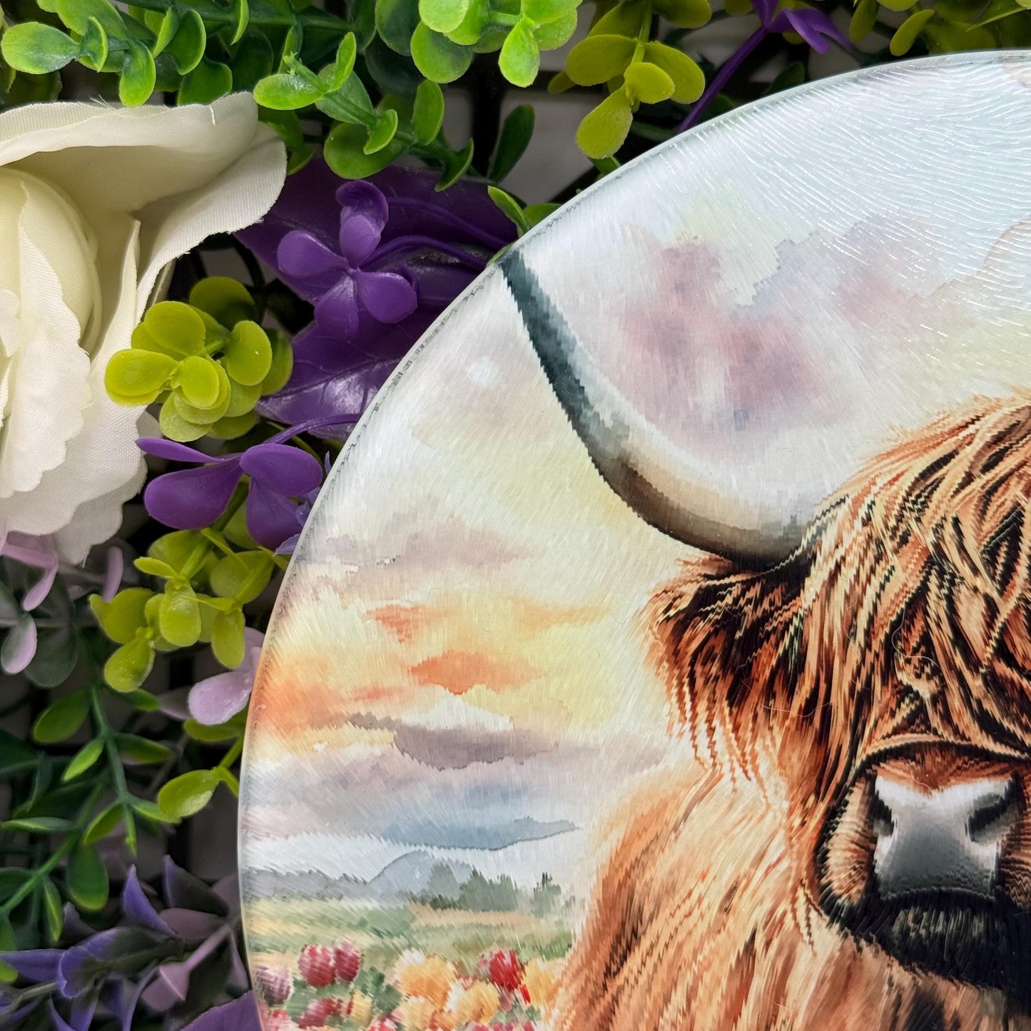 Highland Cow Round Glass Tea Pot Holder - Chopping Board - Worktop Protector - Heat Mat