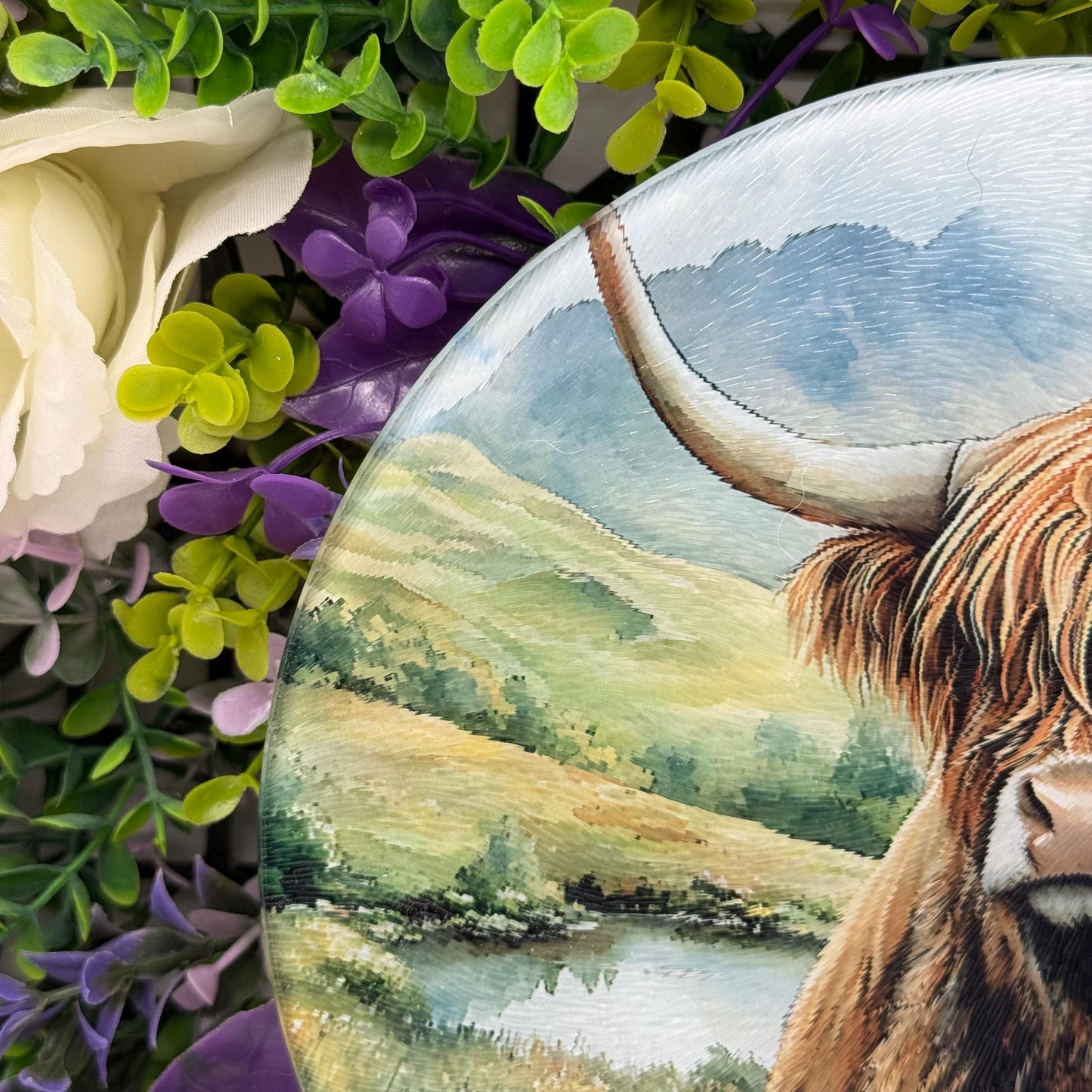 Highland Cow Round Glass Tea Pot Holder - Chopping Board - Worktop Protector - Heat Mat